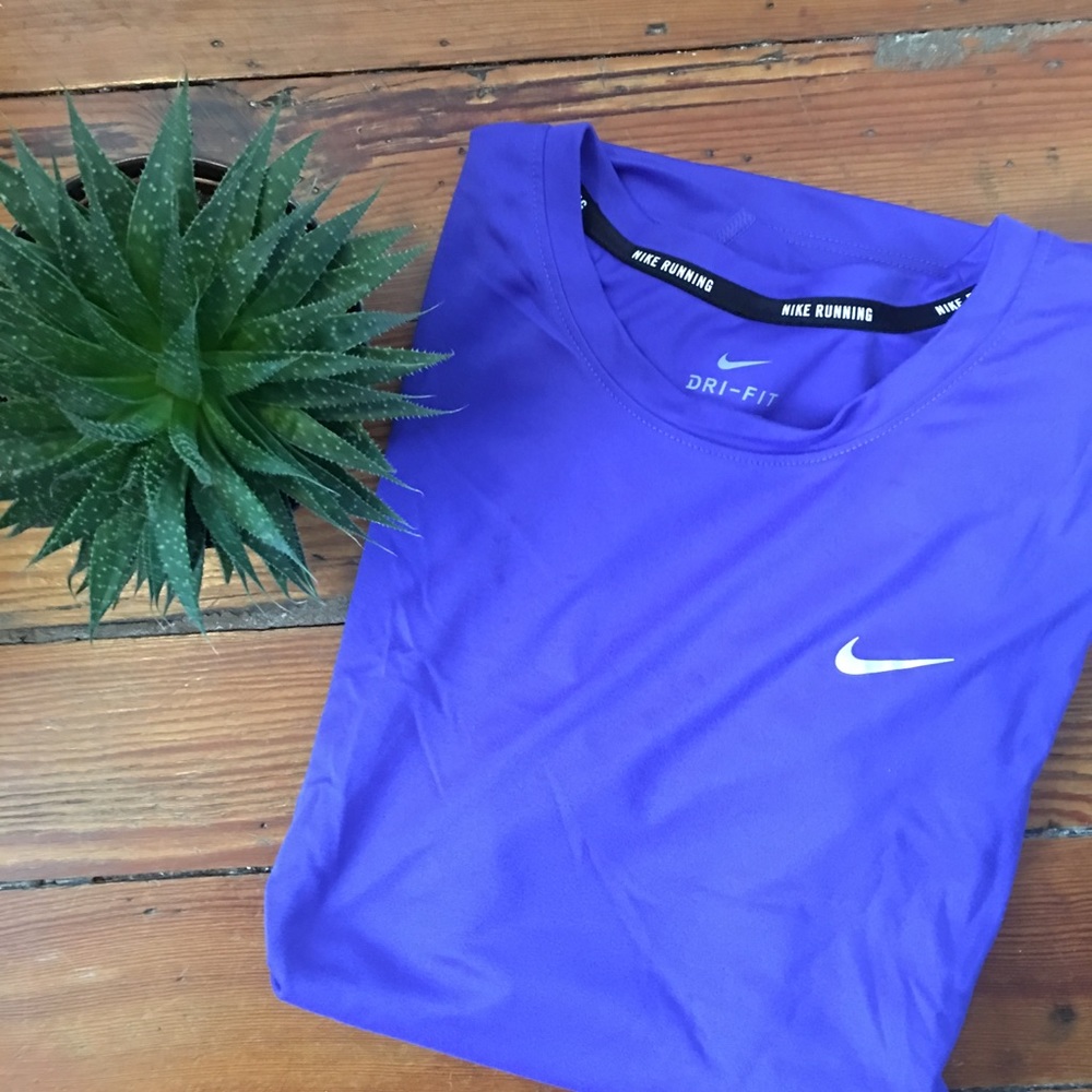 NIKE DRI-FIT Tee